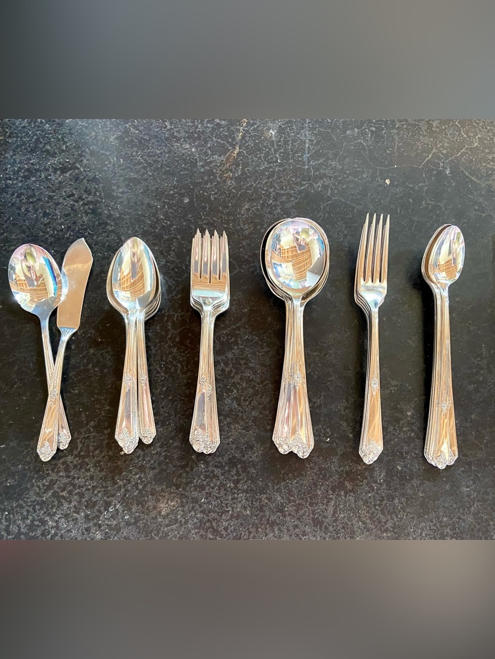 Vintage Oneida Community Tudor Plate Cutlery, 42 pc